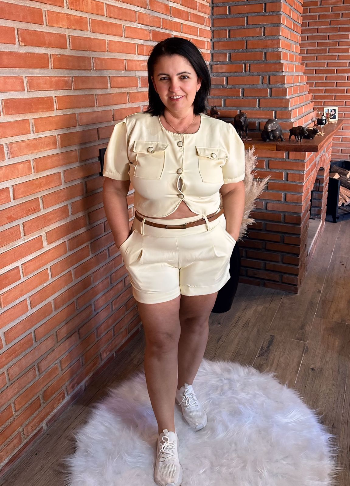 CONJUNTO BLUSA + SHORT - TAMANHO G R$119,90 CONJUNTO BLUSA + SHORT - TAMANHO G