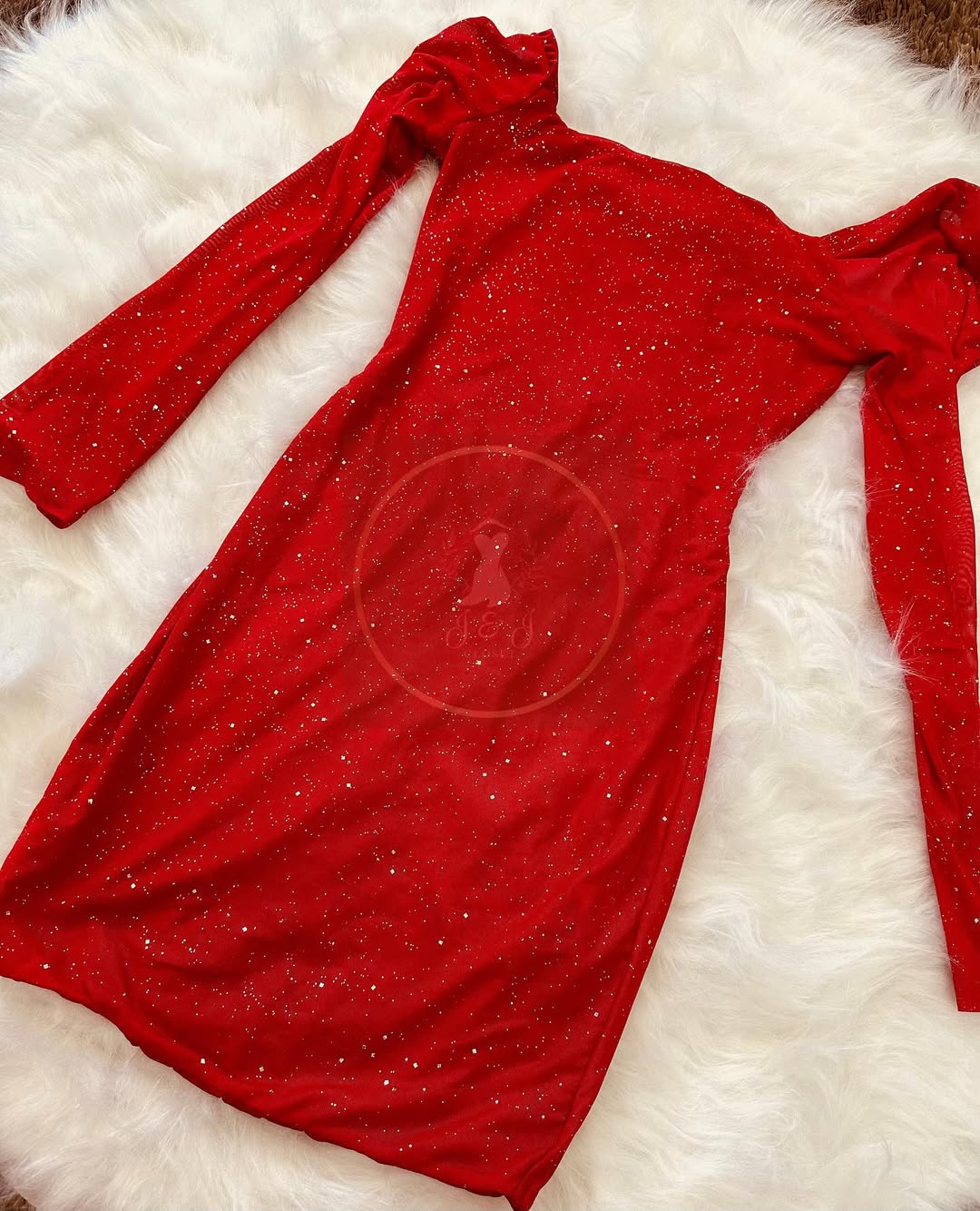 🤩DESAPEGO Vermelho + brilho = a fórmula do look perfeito ✨❤️📏 Tamanho P.jpg