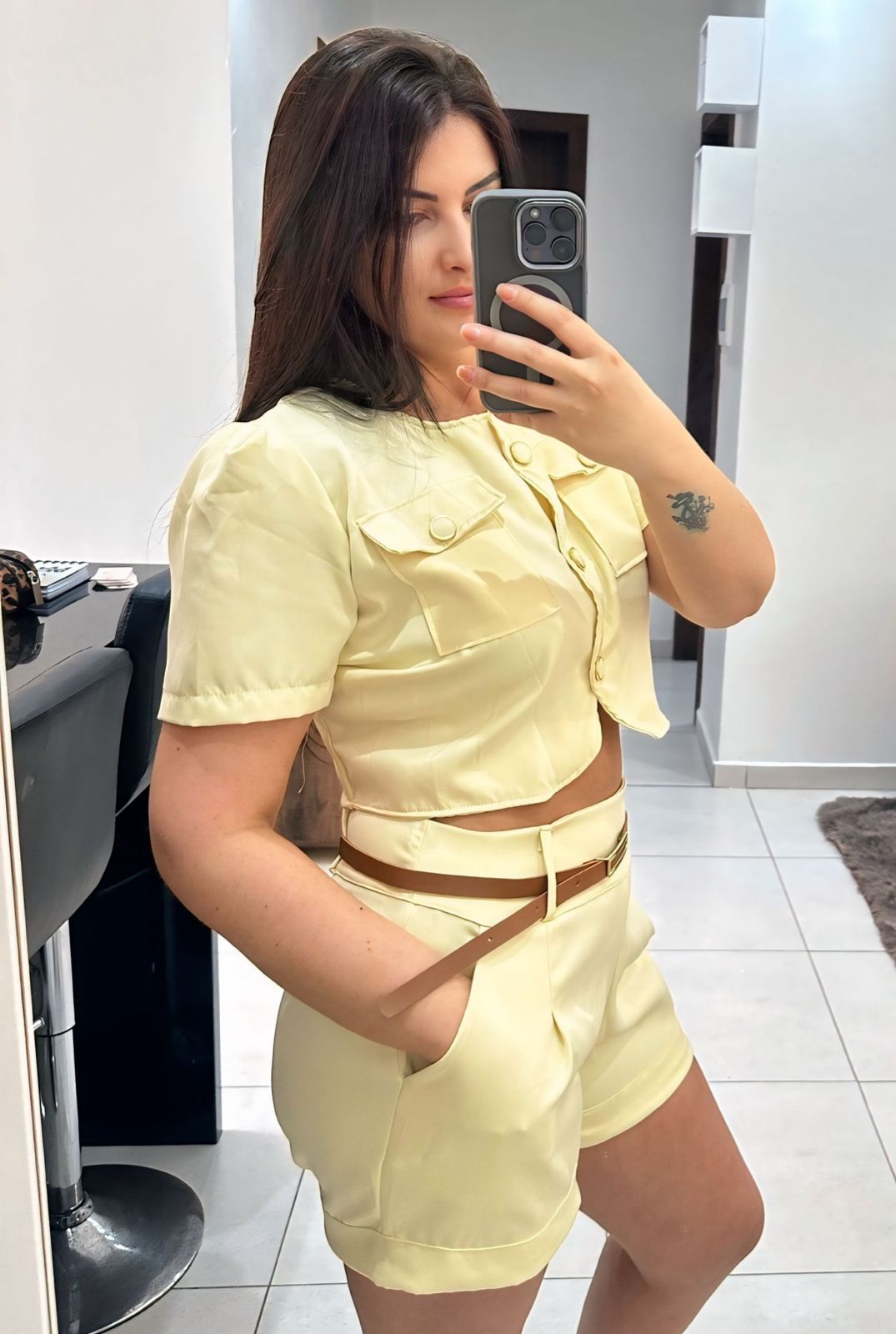 CONJUNTO BLUSA + SHORT - TAMANHO G R$119,90 CONJUNTO BLUSA + SHORT - TAMANHO G