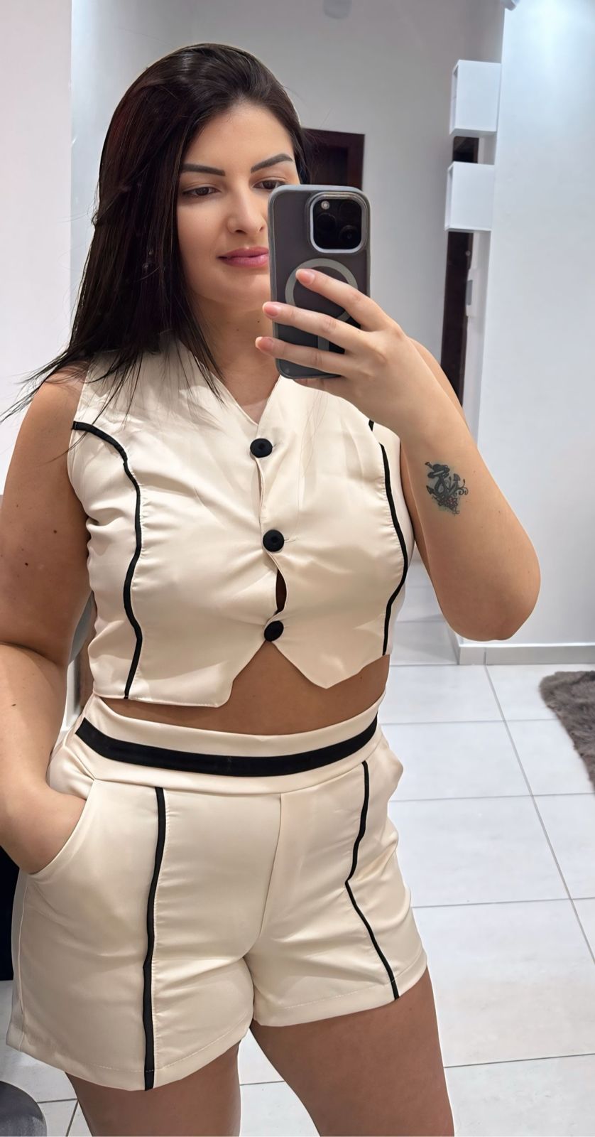 CONJUNTO CREME COM LISTRAS - J&J CLOSET